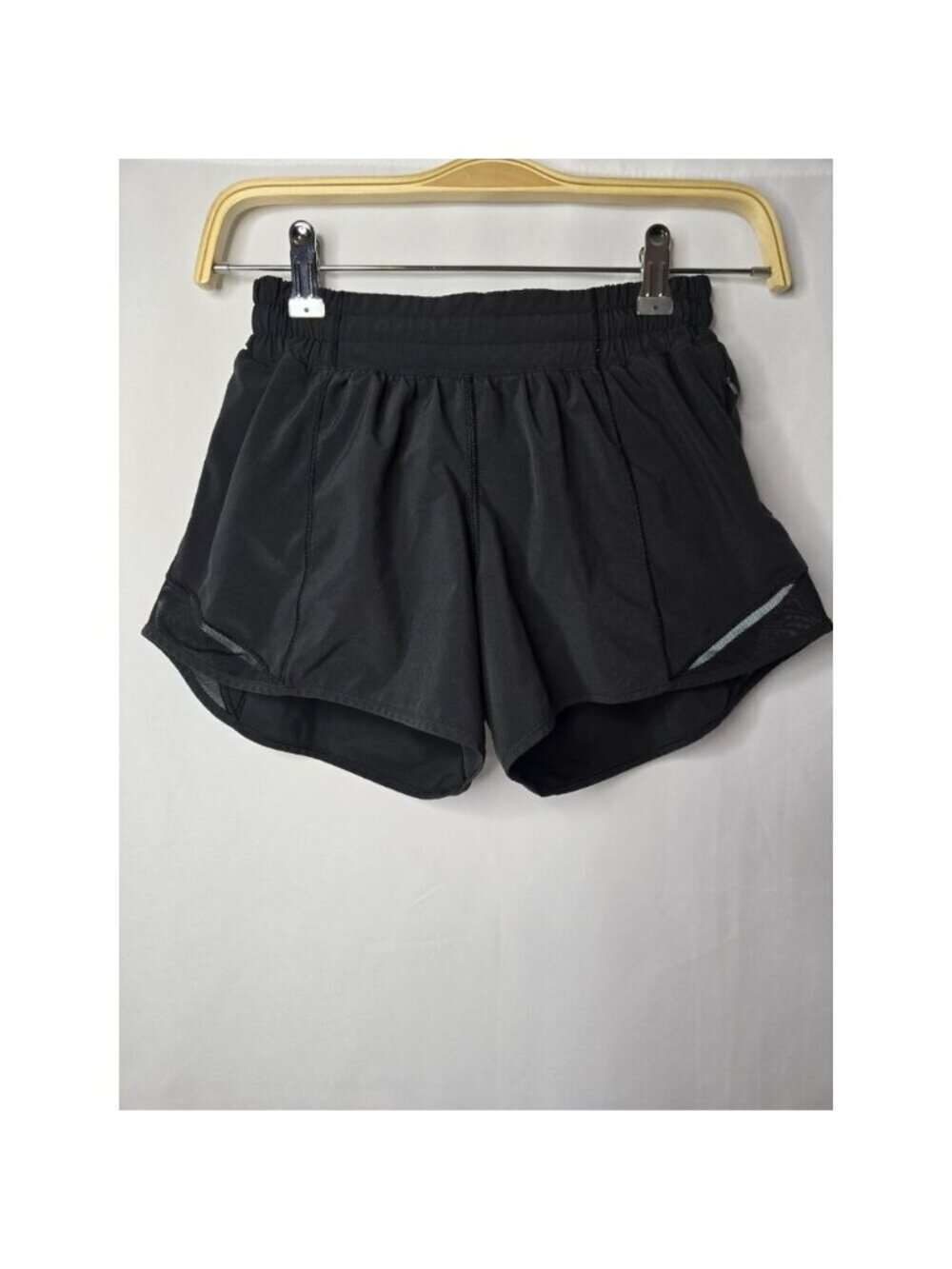 Lululemon Hotty Hot Short II *Long 4" Inseam Black Low Rise- Size 4